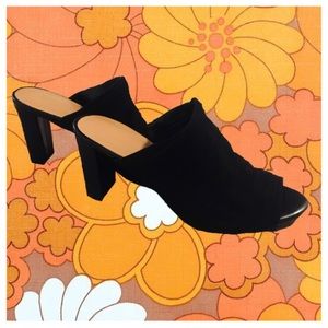 Open-toed Suede Mule Clogs